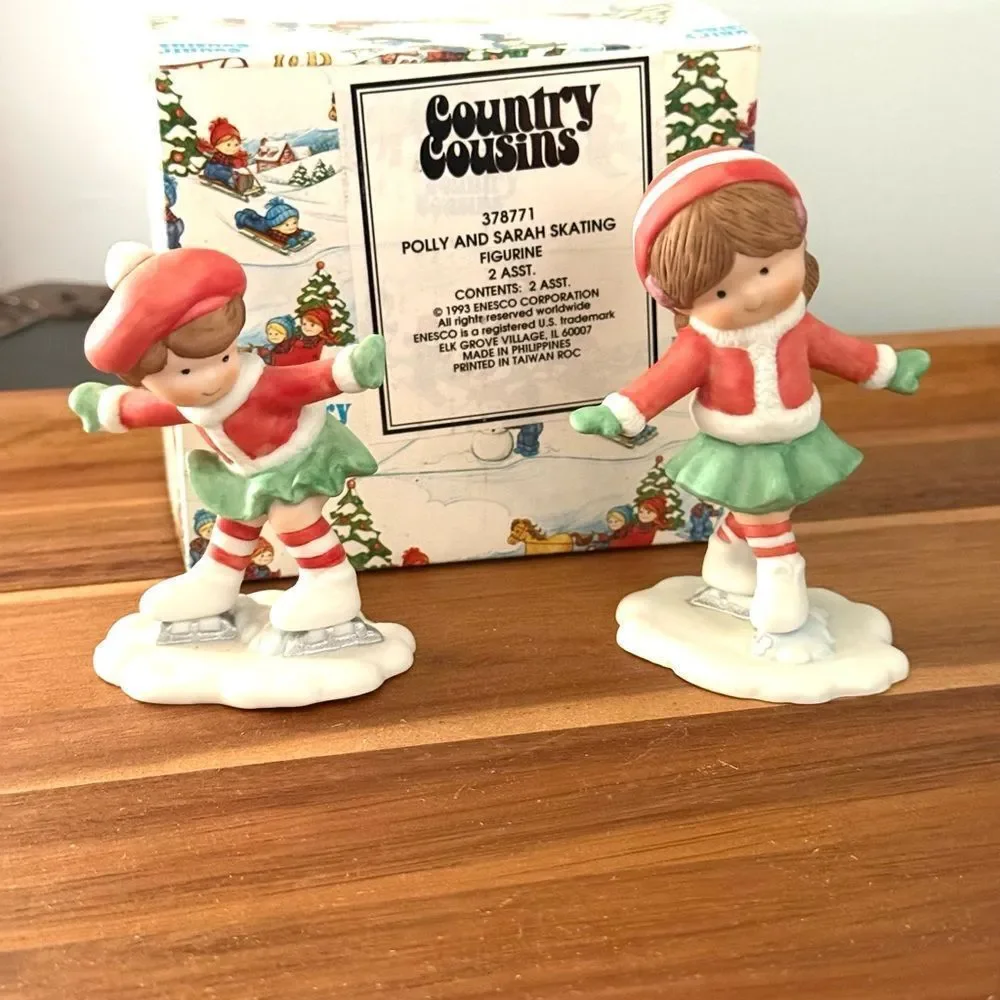 Enesco Country Cousins Sarah And Polly Ice Skating